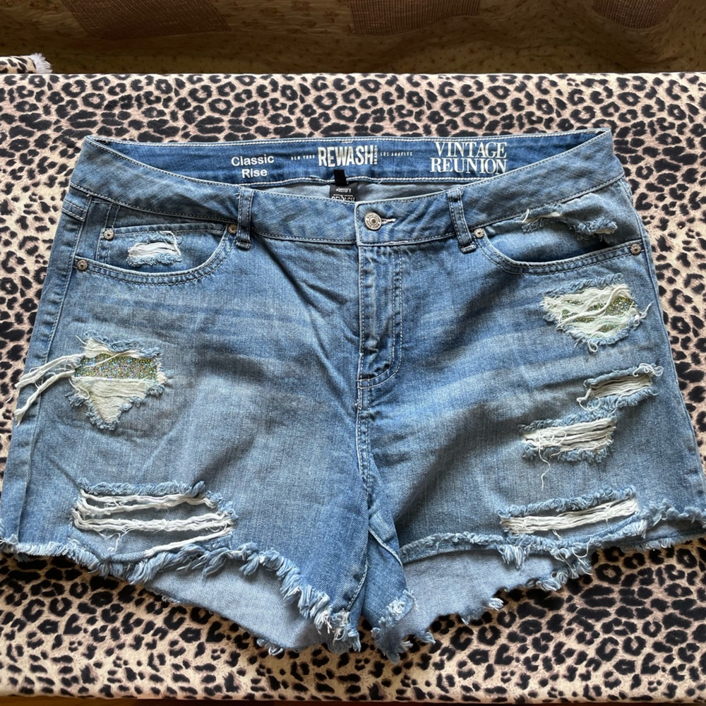 Vintage  Reunion rewash light blue denim distressed shorts size 14